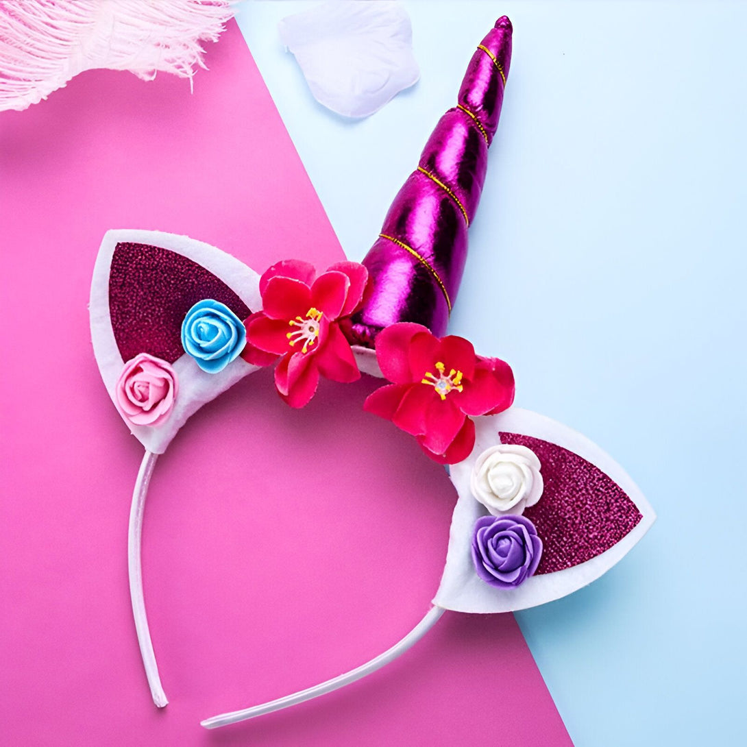 Serre-tête licorne avec des oreilles pailletées, une corne rose brillante et des fleurs colorées. Accessoire de fête fantaisie pour enfant ou adulte. Idéal pour un anniversaire ou un carnaval., 45501375545599 | Licorne Shop