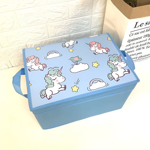 Boîte de rangement pliable bleue avec motifs de licornes, nuages, arcs-en-ciel et étoiles. Design mignon pour chambre d'enfant., 45501054484735 | Licorne Shop