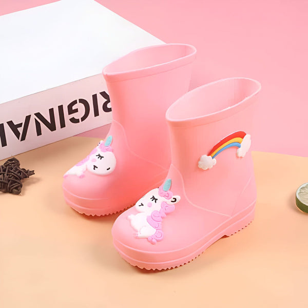 Bottes de pluie roses pour enfants décorées d'un motif de licorne et d'un arc-en-ciel. Chaussures imperméables amusantes pour les jours de pluie., 45501099999487,45501100032255,45501100065023,45501100097791,45501100130559,45501100163327,45501100196095,45501100228863,45501100261631 | Licorne Shop