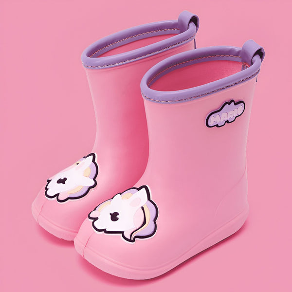 Paire de bottes de pluie roses pour enfants avec bordure violette et décorations de licorne et de nuage., 45501094428927,45501094461695,45501094494463,45501094527231,45501094559999,45501094592767,45501094625535,45501094658303,45501094691071 | Licorne Shop