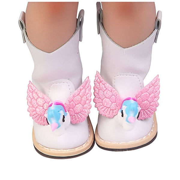 Paire de bottes blanches pour poupée, décorées avec des ailes roses et une tête d'animal bleu et blanc. Chaussures fantaisie pour enfants. Accessoires de poupée., 45501222256895,45501222289663,45501222322431,45501222355199,45501222387967,45501222420735,45501222453503,45501222486271,45501222519039 | Licorne Shop