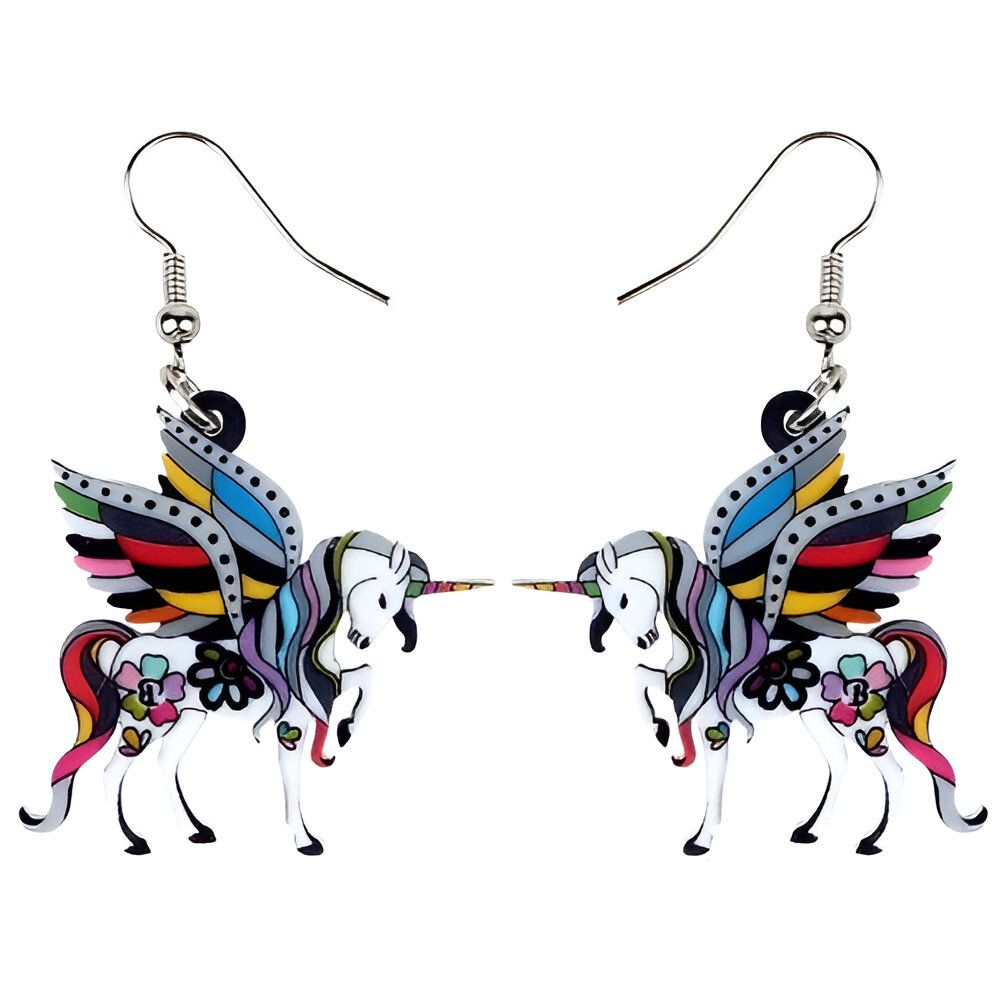 Boucles d'oreilles en forme de licorne avec des ailes colorées.