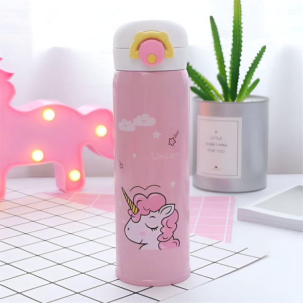 Gourde rose avec motif de licorne, idéale pour les enfants et les amateurs de magie. Accessoire mignon et pratique pour rester hydraté avec style., 45501171826943 | Licorne Shop