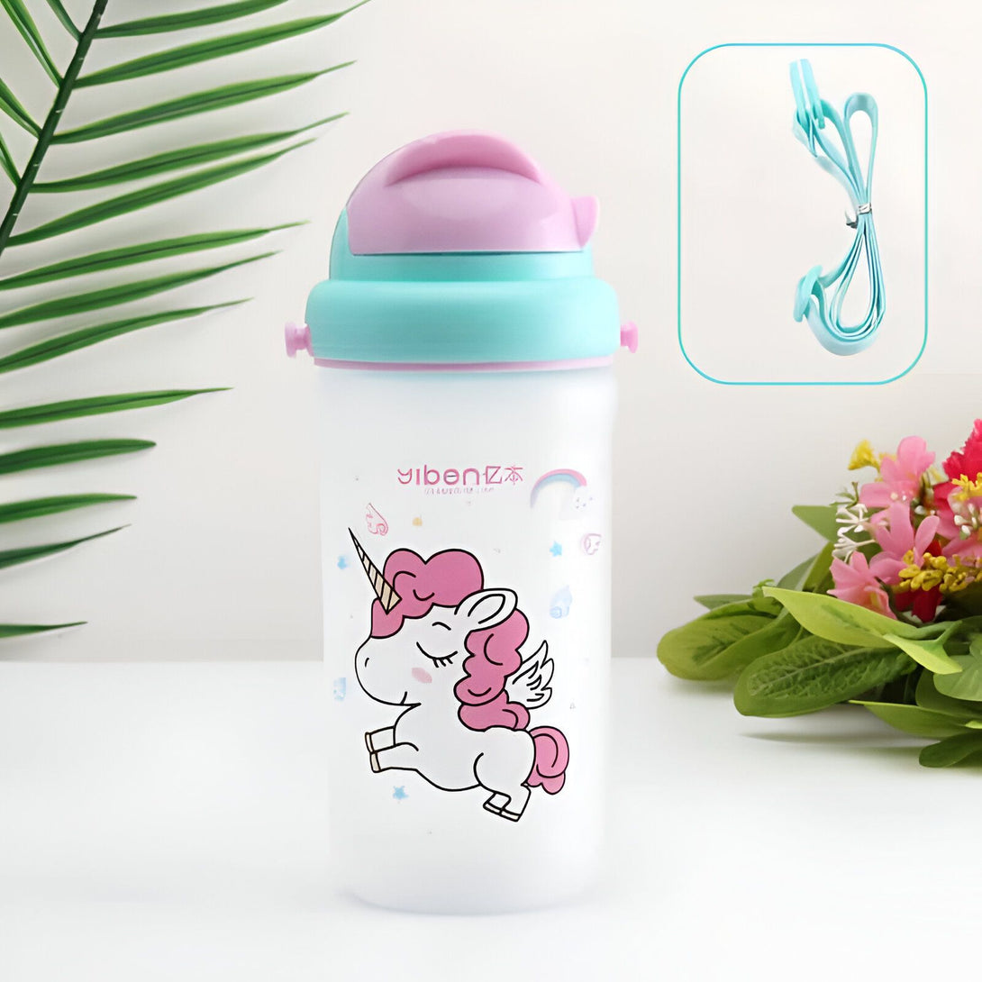 Gourde pour enfant blanche avec un motif de licorne rose, un bouchon turquoise et violet. Un cordon turquoise est également visible., 45501172023551 | Licorne Shop