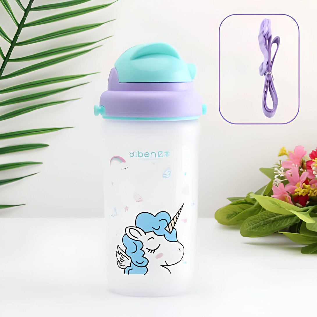 Gourde pour enfants avec motif de licorne, bouchon violet et bleu turquoise, et une lanière violette. Accessoire idéal pour les boissons des enfants., 45501173924095 | Licorne Shop