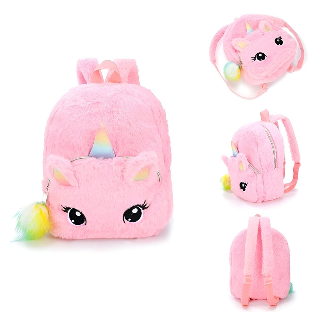 Une peluche de sac à dos licorne rose avec une crinière et une queue arc-en-ciel, des yeux et des oreilles noirs, et une corne blanche.