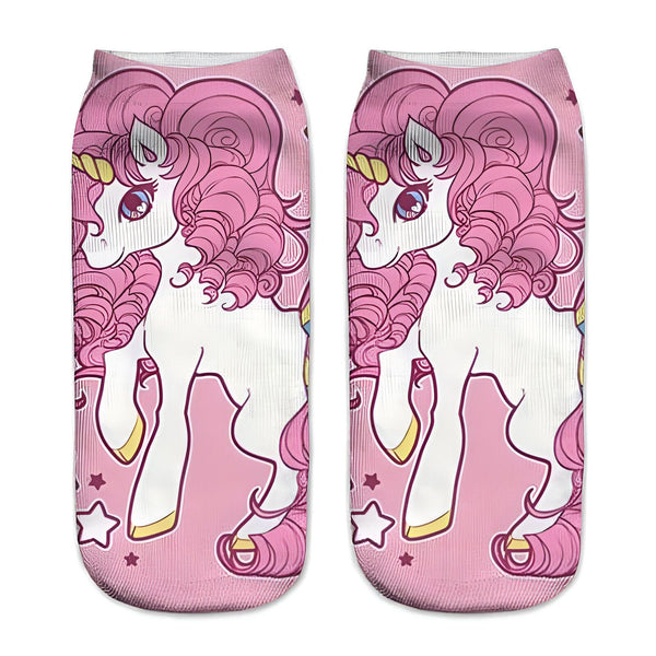 Chaussettes roses avec motifs de licornes blanches à crinière rose bouclée et étoiles. Accessoire de mode original et amusant pour femmes et enfants., 45502265262335 | Licorne Shop