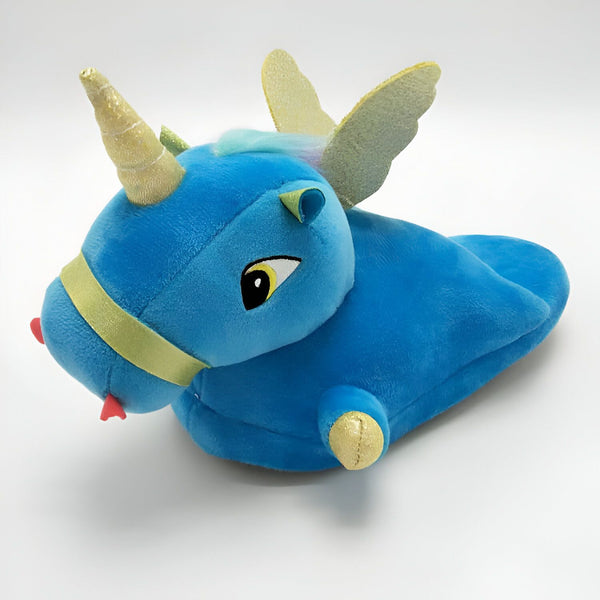 Peluche hippocampe bleu avec corne et ailes dorées. Jouet en tissu doux, idéal pour les enfants, avec un style mignon et fantaisiste. Objet de collection ou cadeau original., 45502179246335,45502179279103,45502179311871,45502179344639,45502179377407,45502179410175,45502179442943,45502179475711,45502179508479 | Licorne Shop