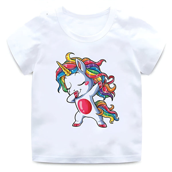 T-shirt blanc pour enfant avec un dessin d'une licorne faisant un dab. La crinière et la queue de la licorne sont multicolores. Illustration joyeuse et tendance pour enfants., 45502327161087,45502327193855,45502327226623,45502327259391,45502327292159,45502327324927,45502327357695,45502327390463 | Licorne Shop