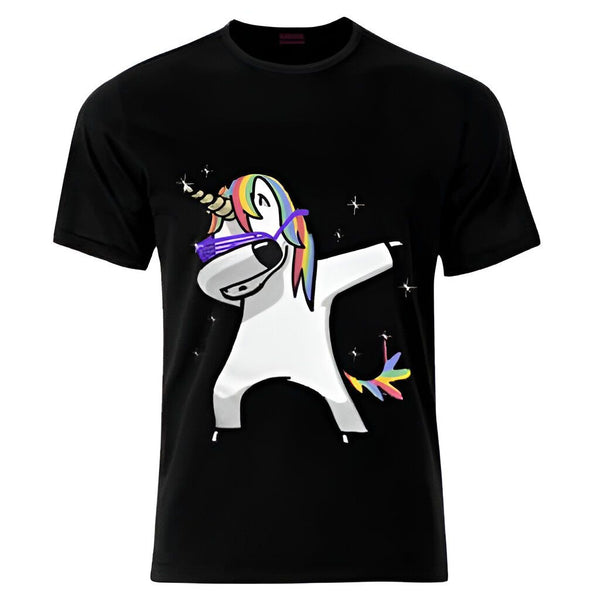 T-shirt noir avec un motif d'une licorne faisant un dab. La licorne est blanche, avec une crinière et une queue arc-en-ciel. Elle porte des lunettes de soleil violettes., 45502327488767,45502327521535,45502327554303,45502327587071,45502327619839,45502327652607,45502327685375,45502327718143 | Licorne Shop