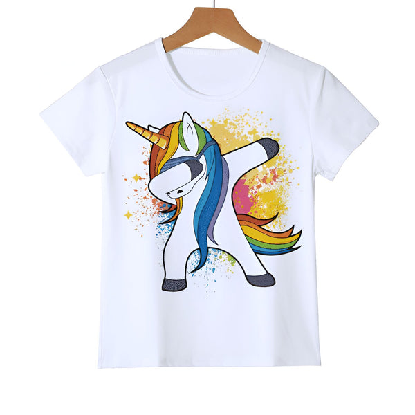 T-shirt blanc avec un motif d'une licorne faisant le "dab" avec des lunettes de soleil et une crinière arc-en-ciel, accroché à un cintre., 45502323753215,45502323785983,45502323818751,45502323851519,45502323884287,45502323917055,45502323949823,45502323982591 | Licorne Shop