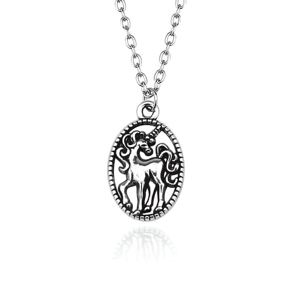 Collier avec un pendentif ovale en argent représentant une licorne. Bijou fantaisie avec une chaîne en métal et un motif d'animal mythique. Accessoire de mode pour femme., 45501320790271 | Licorne Shop