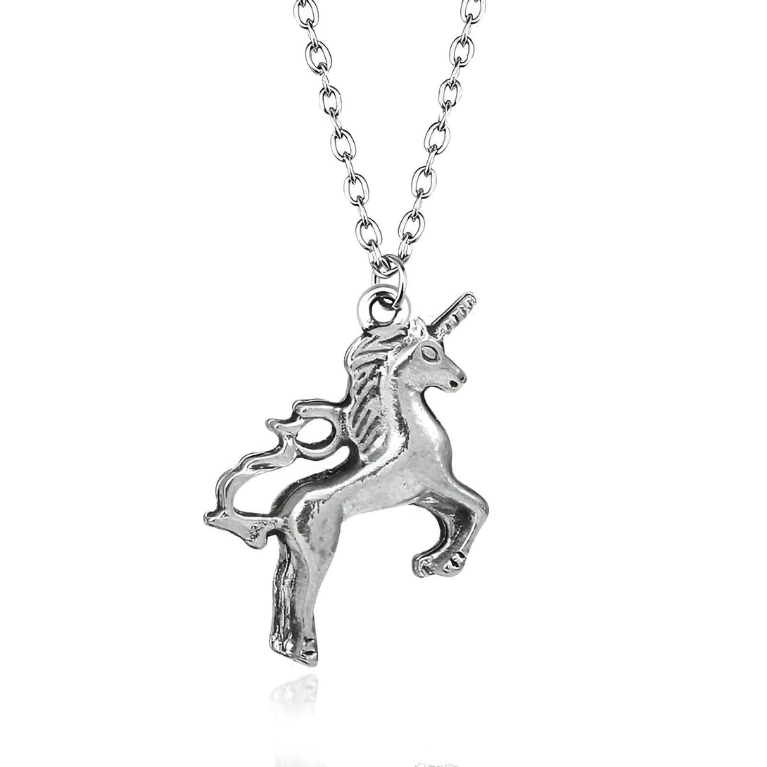 Collier avec pendentif licorne argentée. Bijou fantaisie avec chaîne et animal mythique. Accessoire de mode pour femme et fille. Cadeau original pour les fans de licornes et de contes de fées. Pendentif en forme de cheval avec corne., 45501733961983 | Licorne Shop