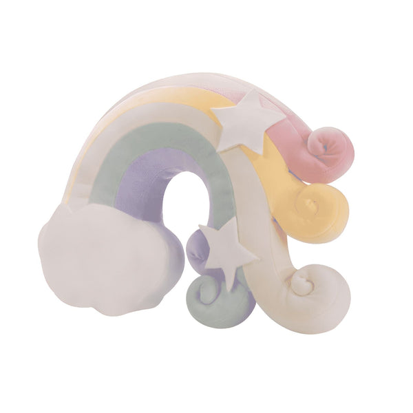 Un coussin décoratif en forme d'arc-en-ciel pastel avec des étoiles et un nuage blanc. Idéal pour une chambre d'enfant, décoration douce et onirique. Objet décoratif pour bébé., 45501061791999 | Licorne Shop