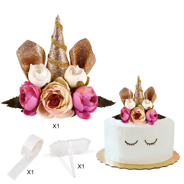 Décoration de gâteau licorne avec corne dorée scintillante, oreilles à paillettes et fleurs roses et blanches. Accessoires inclus : ruban adhésif et pic à gâteau. Idéal pour un anniversaire féerique., 45501361160447 | Licorne Shop