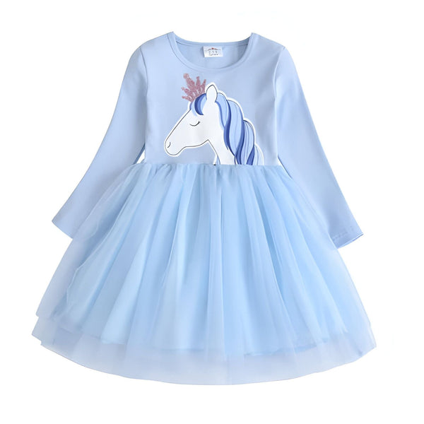 Robe de princesse bleue ciel à manches longues pour enfant. Un motif de licorne portant une couronne est imprimé sur le devant de la robe. Jupe en tulle bleu ciel bouffante. Vêtement fantaisie pour petite fille., 45501351067903,45501351100671,45501351133439,45501351166207,45501351198975,45501351231743,45501351264511,45501351297279 | Licorne Shop