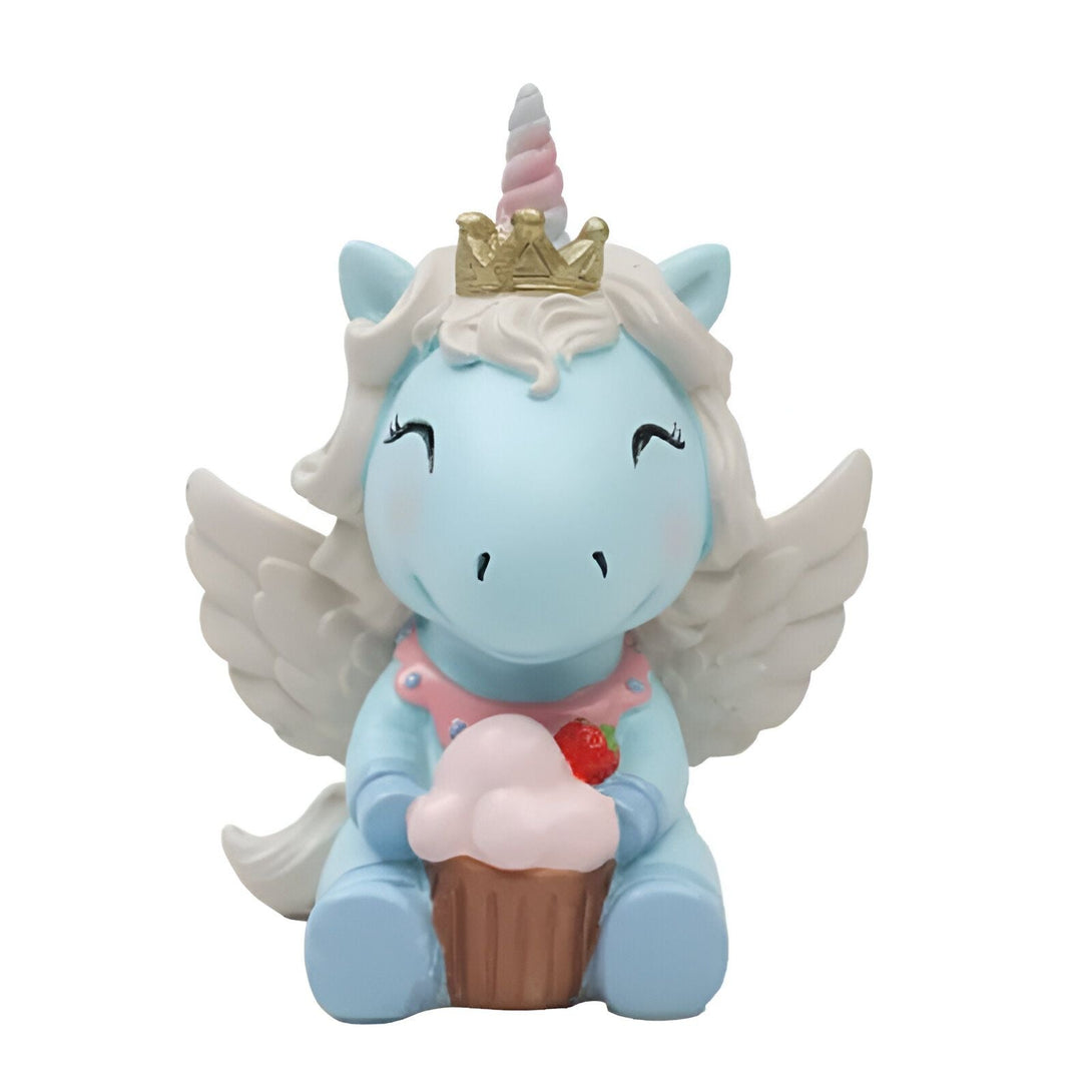 Figurine d'un adorable licorne bleu ciel avec des ailes, portant une couronne dorée, tenant un cupcake avec une fraise sur le dessus. Décoration mignonne et féérique., 45501362438399 | Licorne Shop