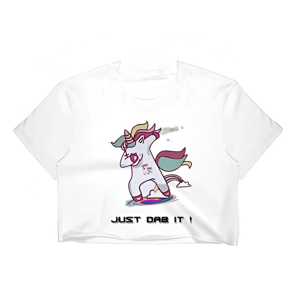 T-shirt blanc avec un dessin d'une licorne faisant un "dab" sur un arc-en-ciel. Inscription "JUST DAB IT !". Graphique humoristique et tendance. Idéal pour les fans de licornes et de memes., 45501298901247 | Licorne Shop