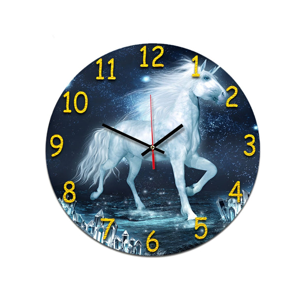 Horloge murale ronde avec image d'un licorne blanche galopant sur un fond cosmique bleu nuit et chiffres dorés., 45501135388927 | Licorne Shop