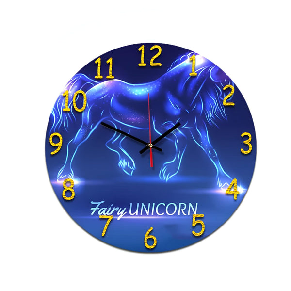 Horloge murale décorative bleue avec motif licorne et chiffres dorés. Idéale pour chambre d'enfant. Aiguilles noires et trotteuse rouge. Inscription "Fairy Unicorn" en bas., 45501135847679 | Licorne Shop