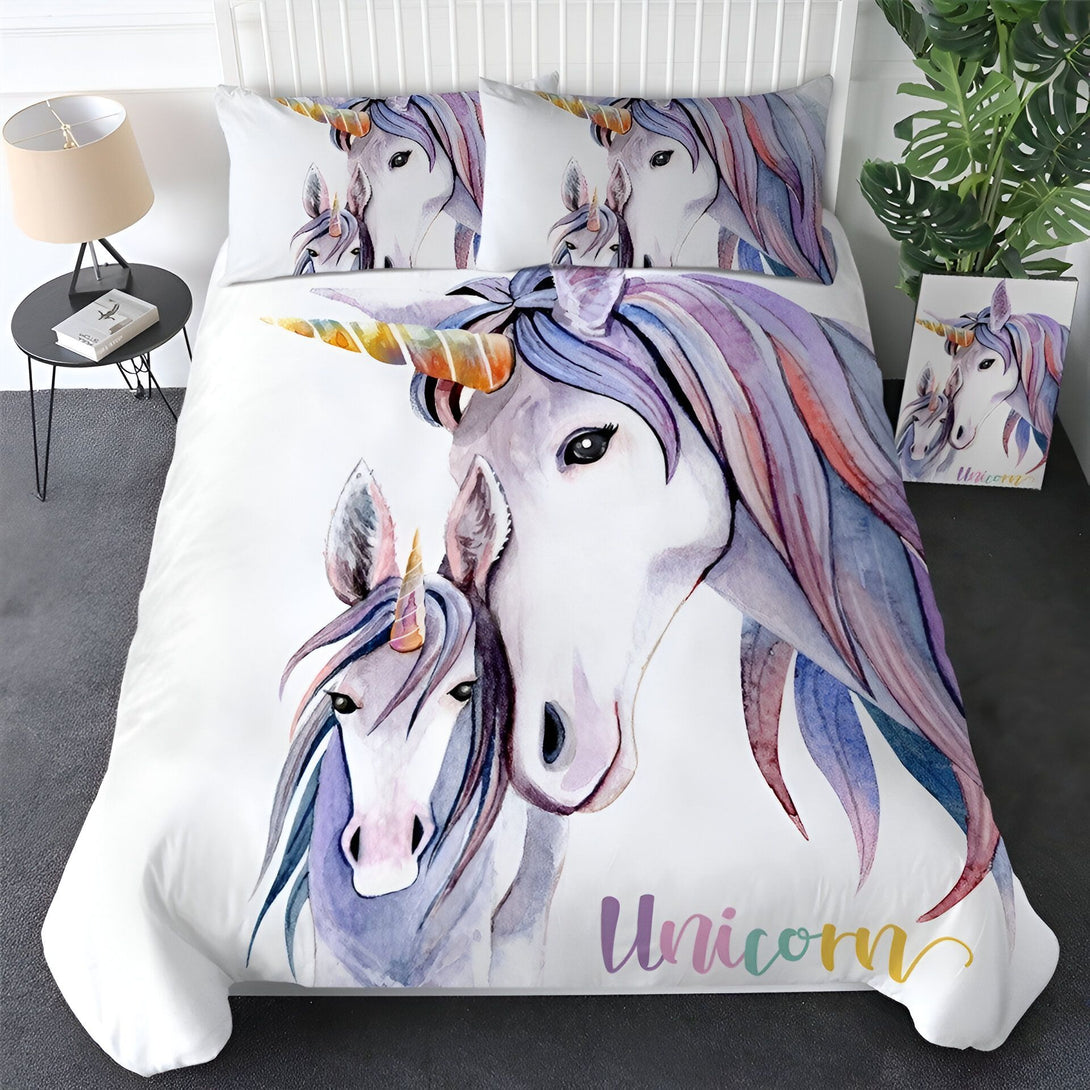 licorne aquarelle avec sa crinière et sa queue violette et rose, et son bébé licorne avec sa crinière et sa queue rose et violette