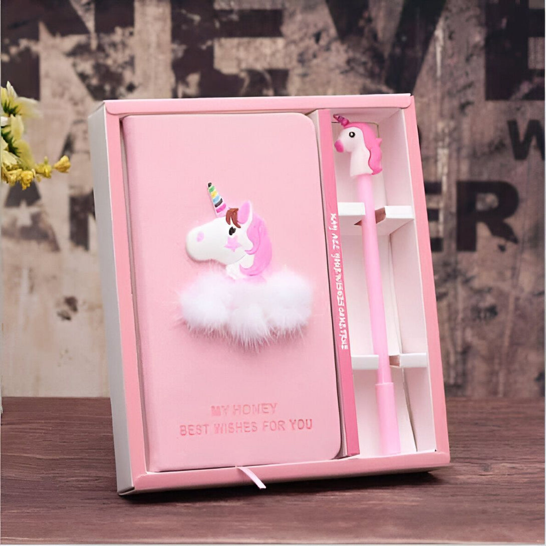 Ensemble cadeau rose avec un carnet décoré d'une licorne et un stylo assorti, présentés dans une boîte élégante., 45501204824319 | Licorne Shop