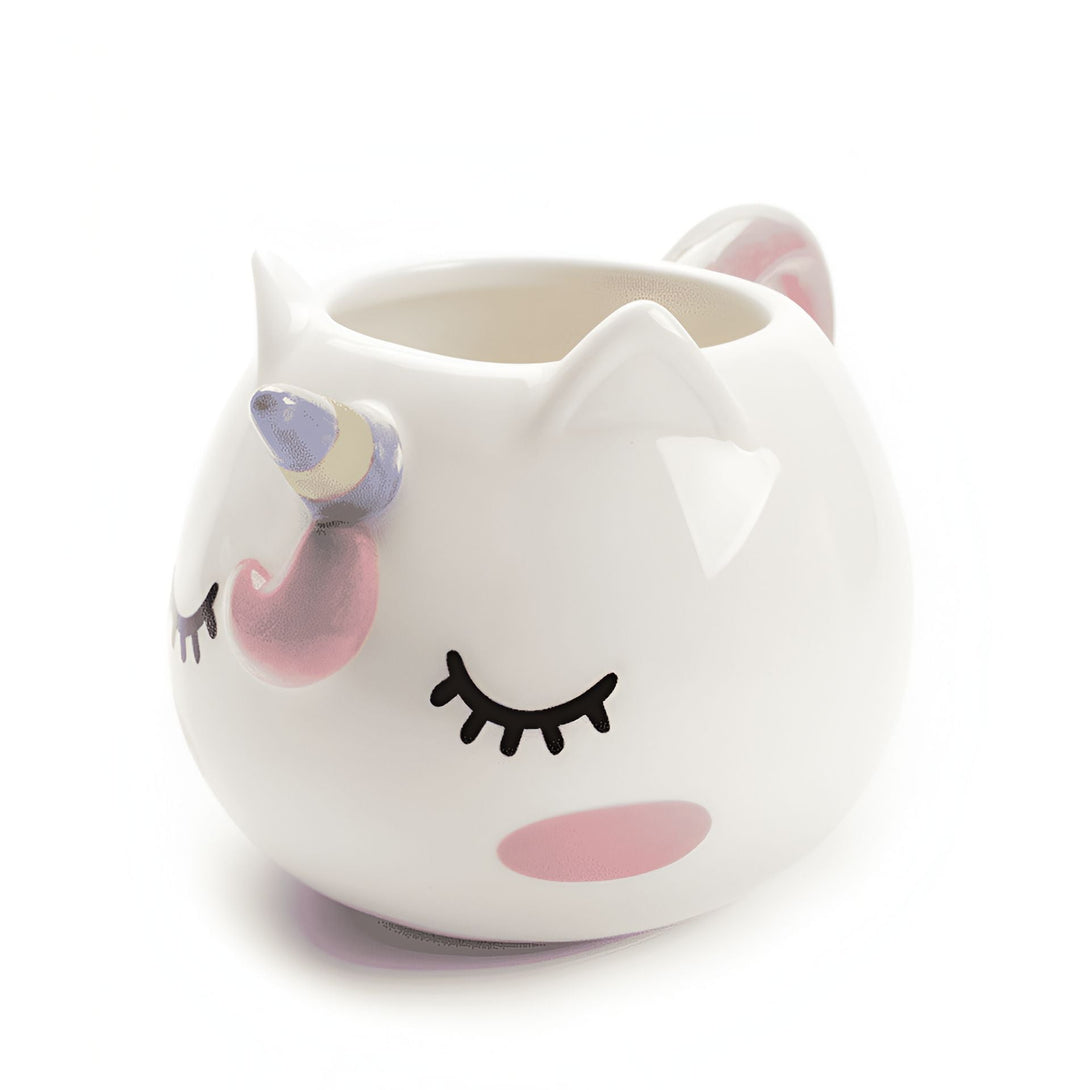 Tasse en forme de licorne blanche, avec des cils, un corne colorée, des oreilles roses et des joues roses. Objet mignon et fantaisiste., 45501188931839 | Licorne Shop