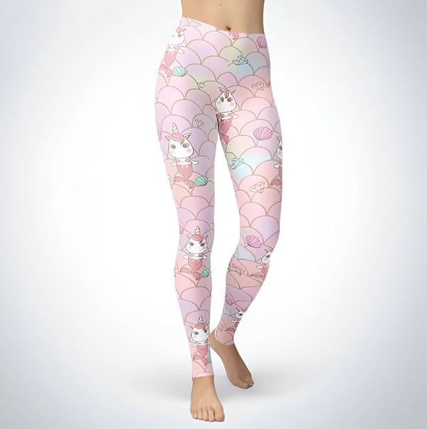 Legging rose avec motifs de sirènes licornes kawaii et écailles pastel. Vêtement de sport fantaisie pour femme, idéal pour le yoga ou le running., 45501936271615,45501936304383,45501936337151,45501936369919,45501936402687,45501936435455,45501936468223,45501936500991 | Licorne Shop