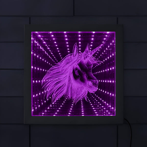 Lampe LED murale encadrée avec un motif de tête de licorne violette. L'effet d'infini est créé par des lumières LED. Décoration intérieure originale et féerique., 45501072244991 | Licorne Shop