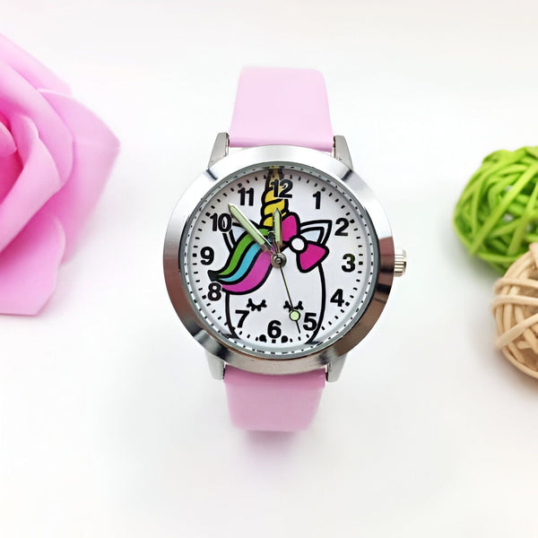 Montre enfant rose avec un cadran blanc orné d'un motif de licorne colorée, idéale pour apprendre l'heure de manière ludique., 45501794877695 | Licorne Shop