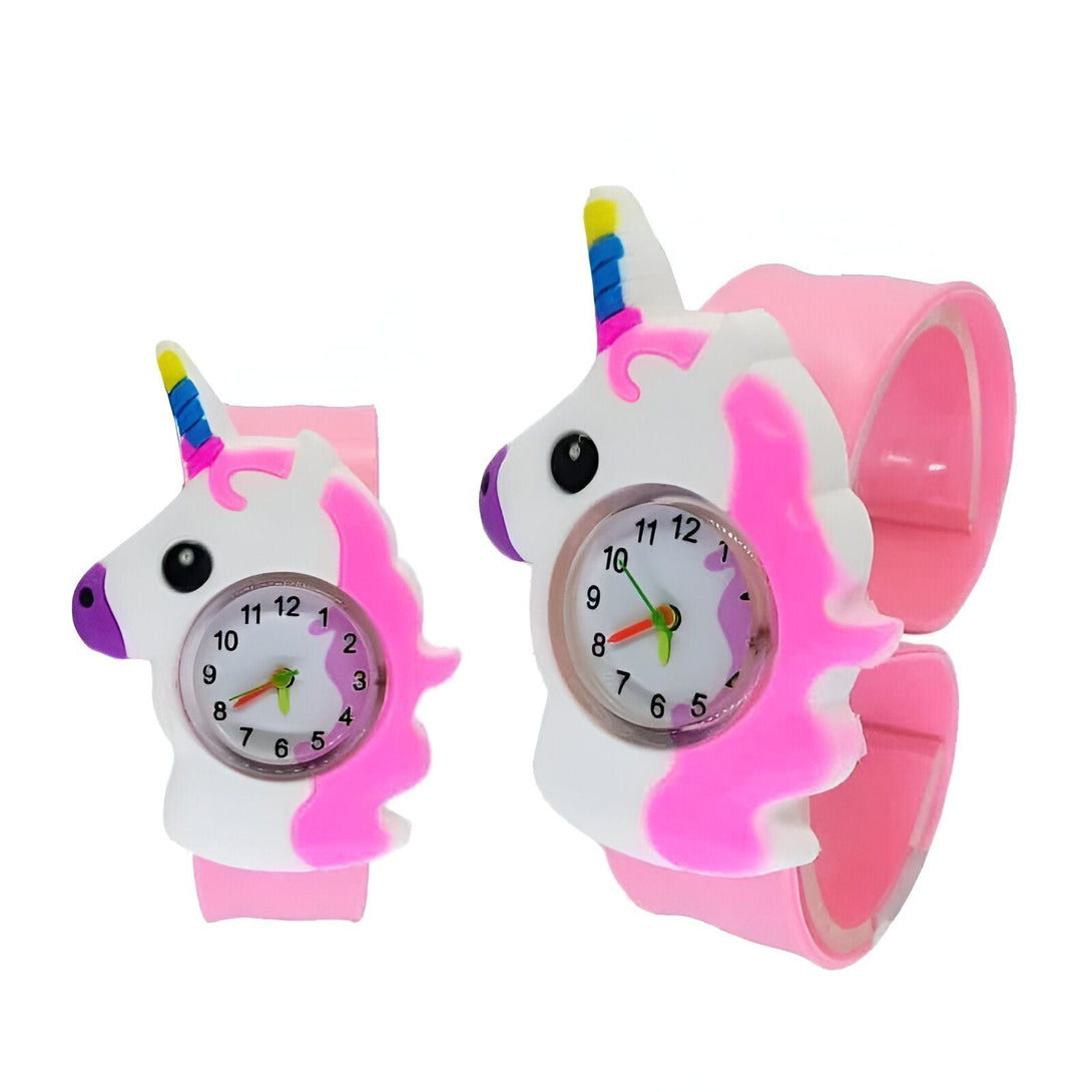 Deux montres pour enfants, à l'effigie de licornes blanches et roses, avec un cadran rond indiquant l'heure. Les bracelets sont roses., 45501715218687 | Licorne Shop