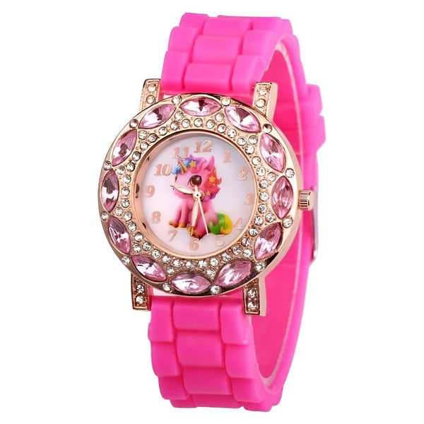 Montre pour enfants rose vif avec un bracelet en silicone. Le cadran est orné de pierres précieuses et présente un motif de licorne. Idéal pour les petites filles qui aiment les accessoires colorés et fantaisistes., 45501317021951 | Licorne Shop