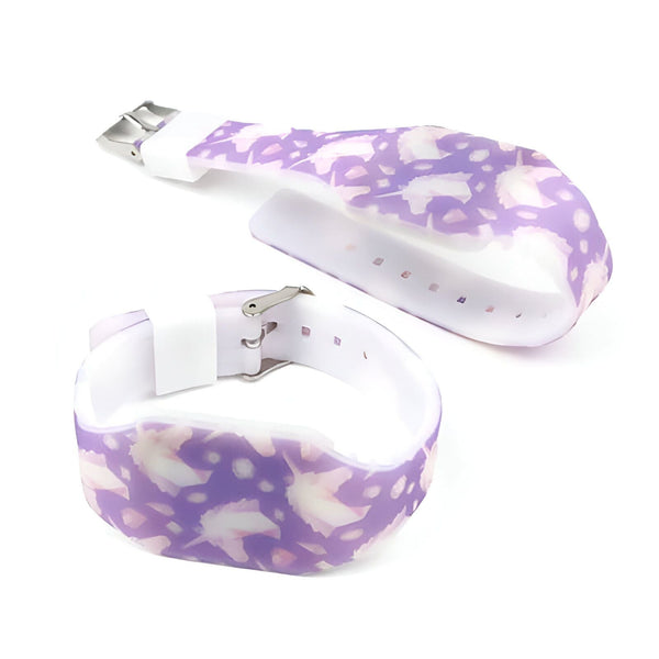 Montre pour enfant en silicone, motif licornes violettes et blanches, fermoir en métal. Accessoire de mode pour filles, style fantaisie et ludique. Idée cadeau originale., 45501321052415 | Licorne Shop