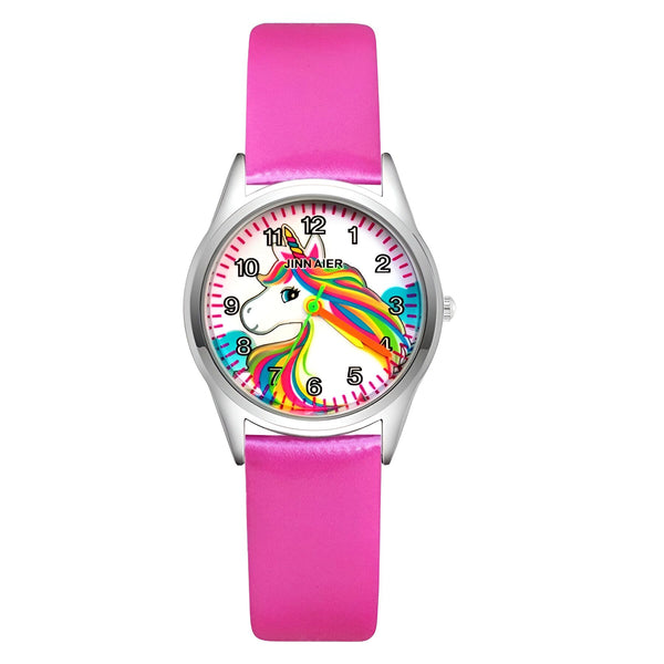 Une montre licorne rose avec un bracelet en cuir rose. Le cadran de la montre est blanc avec une image de licorne arc-en-ciel.