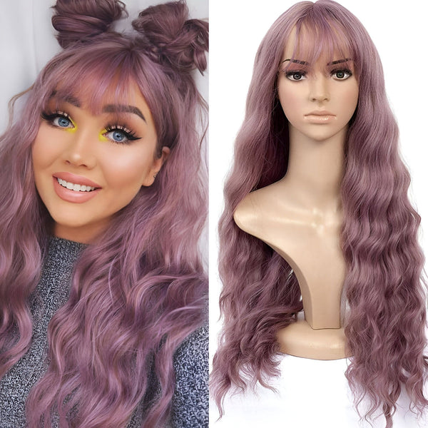 Photo de deux coiffures violettes : une femme avec des macarons et une frange, et une perruque sur un mannequin, avec de longues ondulations et une frange droite. Cheveux violets tendance., 45501412049151 | Licorne Shop
