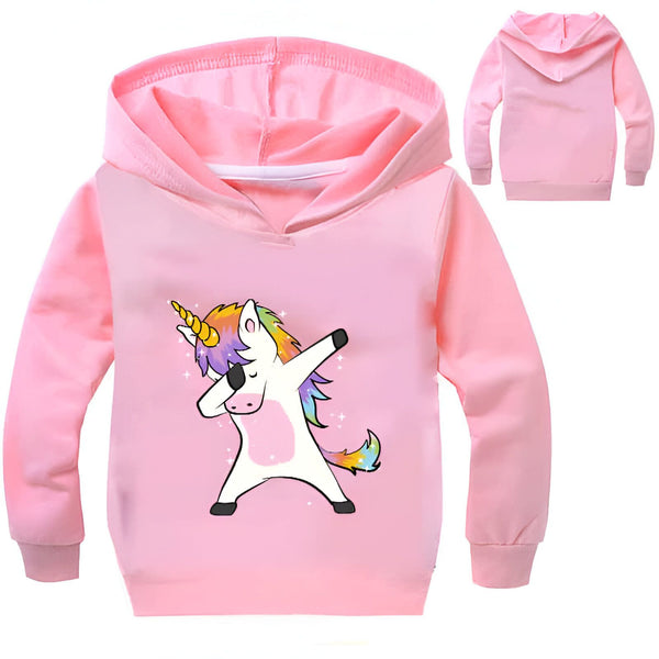 Vue d'un sweat à capuche rose pour enfant. Un dessin de licorne faisant le "dab" est imprimé sur le devant. La licorne a une crinière et une queue arc-en-ciel. Un autre sweat identique est visible à l'arrière-plan., 45502210179327,45502210212095,45502210244863,45502210277631,45502210310399,45502210343167,45502210375935,45502210408703 | Licorne Shop