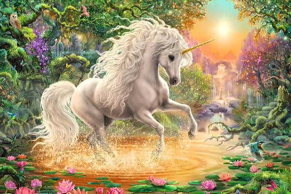 Un magnifique dessin d'un licorne blanc galopant dans un étang au lever du soleil, entouré d'arbres verdoyants, de fleurs de lotus et d'une cascade en arrière-plan., 45501391831295 | Licorne Shop