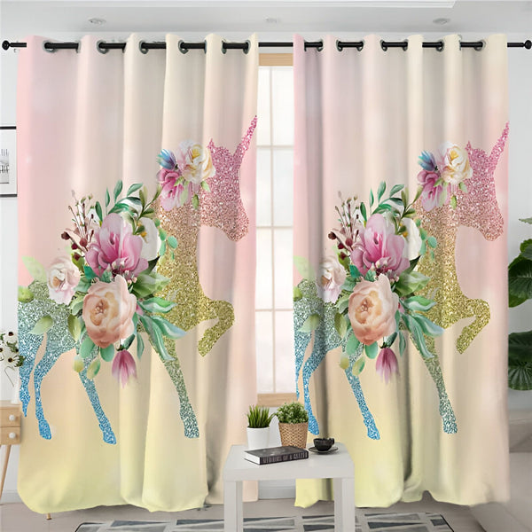 Rideaux avec motifs de licornes étincelantes et florales, tons pastel doux de rose et jaune, ajoutant une touche féerique à toute pièce., 45501076013311 | Licorne Shop