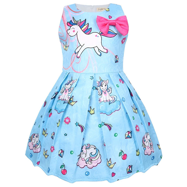 Robe bleue pour fille avec motifs licornes, couronnes, et nœud rose. Idéal pour les petites filles qui aiment les contes de fées et les créatures magiques. Style mignon et enfantin., 45501349167359,45501349200127,45501349232895,45501349265663,45501349298431,45501349331199,45501349363967,45501349396735 | Licorne Shop