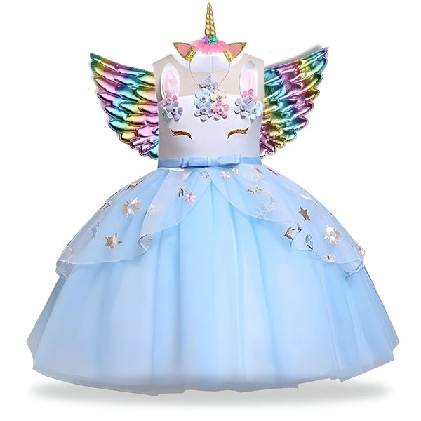 Une robe de licorne bleue avec des ailes arc-en-ciel et une tête de licorne sur le devant.