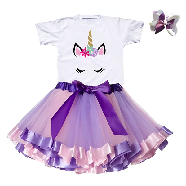 Ensemble pour enfant : T-shirt blanc avec motif licorne, tutu rose et violet orné d'un ruban, et un nœud pour cheveux assorti. Costume fantaisie parfait pour les petites filles qui aiment les contes de fées., 45501381181695,45501381214463,45501381247231,45501381279999,45501381312767,45501381345535,45501381378303,45501381411071 | Licorne Shop