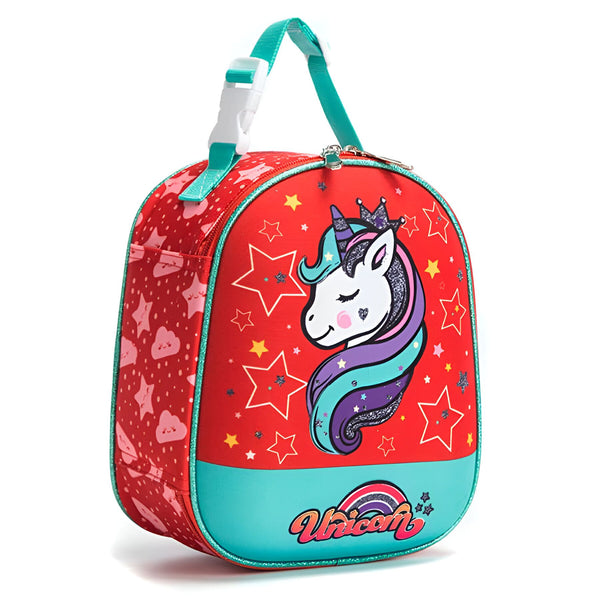 Sac à lunch enfant rouge avec motif d'une licorne portant une couronne, avec une poignée bleue et une fermeture à boucle en plastique blanc. Le sac est décoré d'étoiles et de nuages., 45501327409407 | Licorne Shop