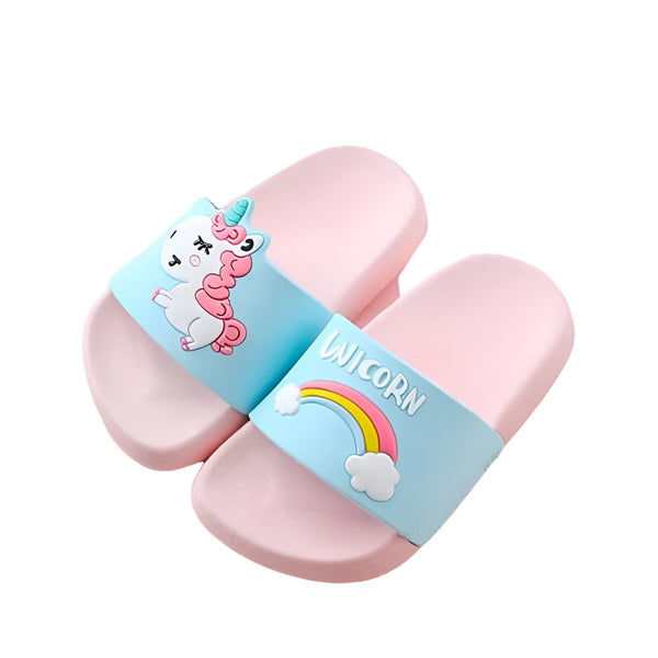 Paire de pantoufles pour enfants roses avec motif licorne et arc-en-ciel sur fond blanc., 45502342234367,45502342267135,45502342299903,45502342332671,45502342365439,45502342398207,45502342430975,45502342463743,45502342496511 | Licorne Shop