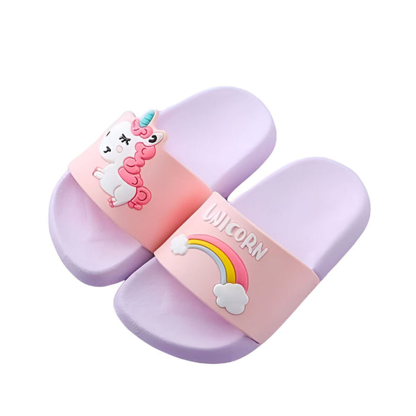 Paire de chaussons pour enfant, lilas et rose, avec des décorations d'un licorne et d'un arc-en-ciel. Chaussures d'été à la mode pour filles., 45502073635071,45502073798911,45502073897215,45502074061055,45502074257663,45502074388735,45502074552575,45502074650879,45502074814719 | Licorne Shop