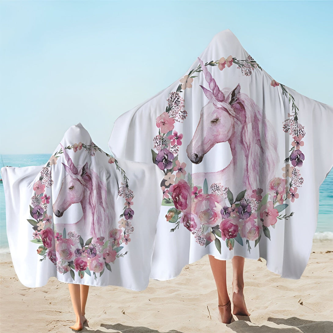 Serviettes de plage à capuche avec motif licorne et fleurs. Idéales pour les enfants et les adultes après la baignade ou pour se réchauffer. Accessoire de plage original et pratique., 45501254009087 | Licorne Shop