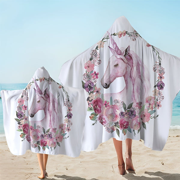 Serviettes de plage à capuche avec motif licorne et fleurs. Idéales pour les enfants et les adultes après la baignade ou pour se réchauffer. Accessoire de plage original et pratique., 45501254009087 | Licorne Shop