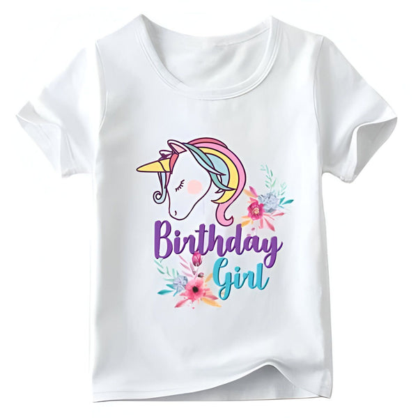 T-shirt blanc pour fille avec un motif d'anniversaire. Le dessin représente une tête de licorne colorée entourée de fleurs et le texte "Birthday Girl" en bleu et violet. Vêtement idéal pour une fête d'anniversaire., 45502316708095,45502316740863,45502316773631,45502316806399,45502316839167,45502316871935,45502316904703,45502316937471 | Licorne Shop