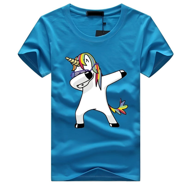 licorne avec des lunettes de soleil et une crinière arc-en-ciel qui fait un dab sur un t-shirt bleu