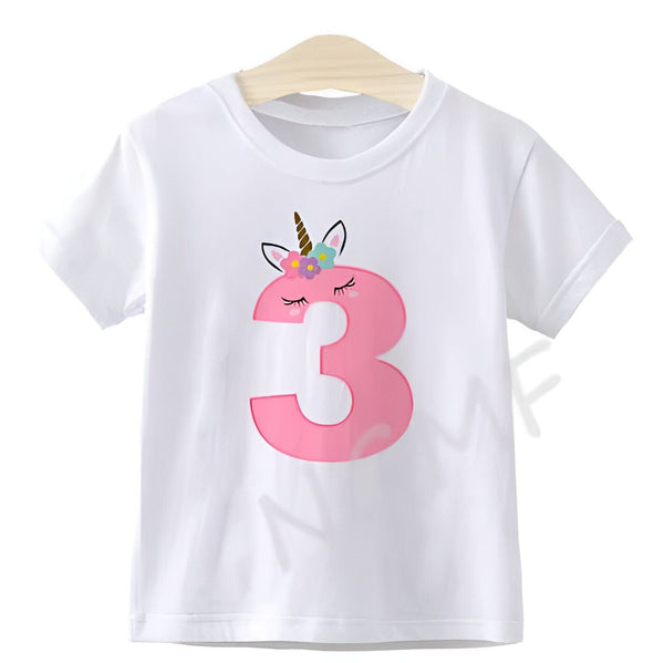 T-shirt blanc pour enfant avec le chiffre 3 rose décoré d'une licorne, idéal pour célébrer un troisième anniversaire., 45502107320575,45502107353343,45502107386111,45502107418879,45502107451647,45502107484415,45502107517183,45502107549951 | Licorne Shop
