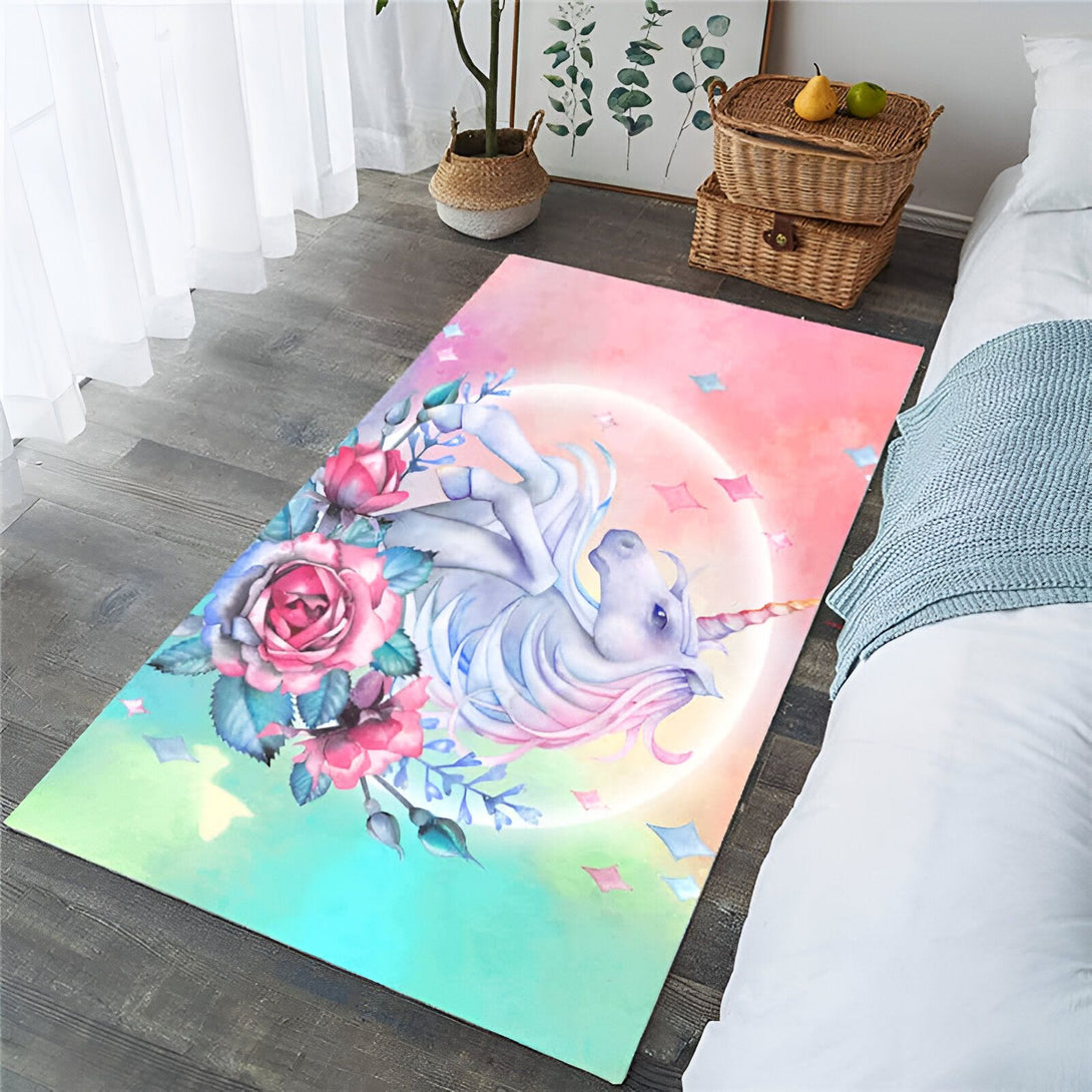 Tapis de chambre à coucher décoratif avec motif licorne entourée de roses sur fond rose et bleu., 45501050683647 | Licorne Shop